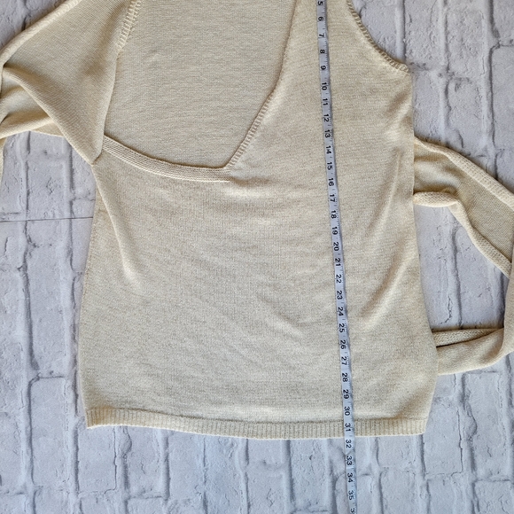 Beige by Tany wrap sleeveless sweater top size Large - Picture 9 of 10